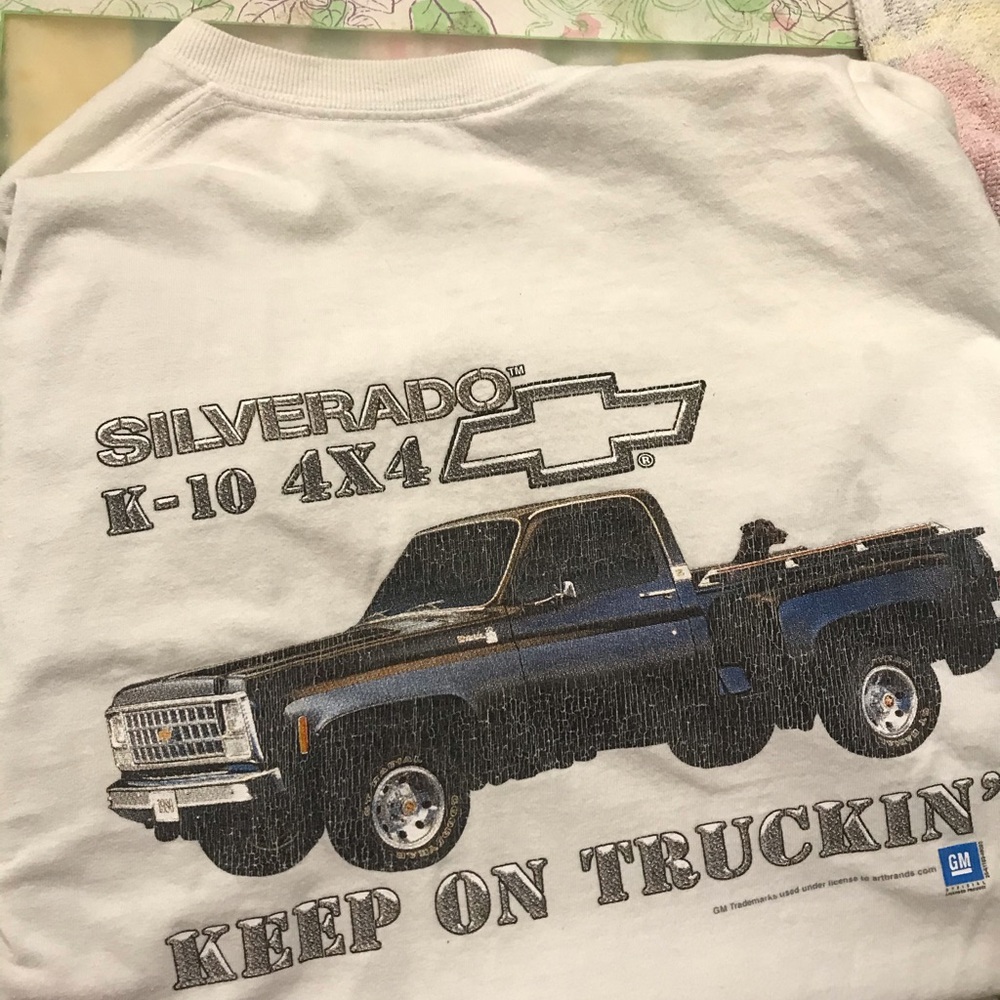 Men’s White Chevrolet Shirt! Size Medium - Picture 1 of 5